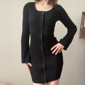 GUESS TIGHT RIBBED SWEATER DRESS WITH ZIPPER ACCENT